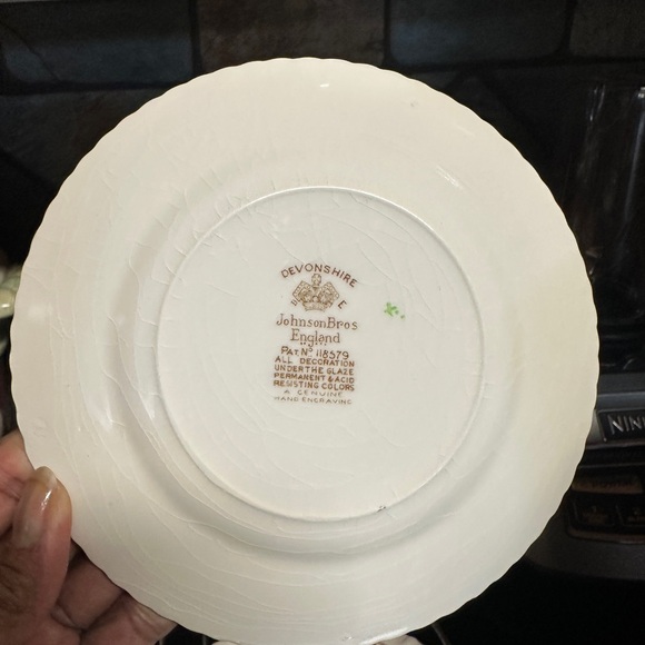 Vintage Johnson Brothers Devonshire Brown Floral 4 pc set. - Picture 4 of 6